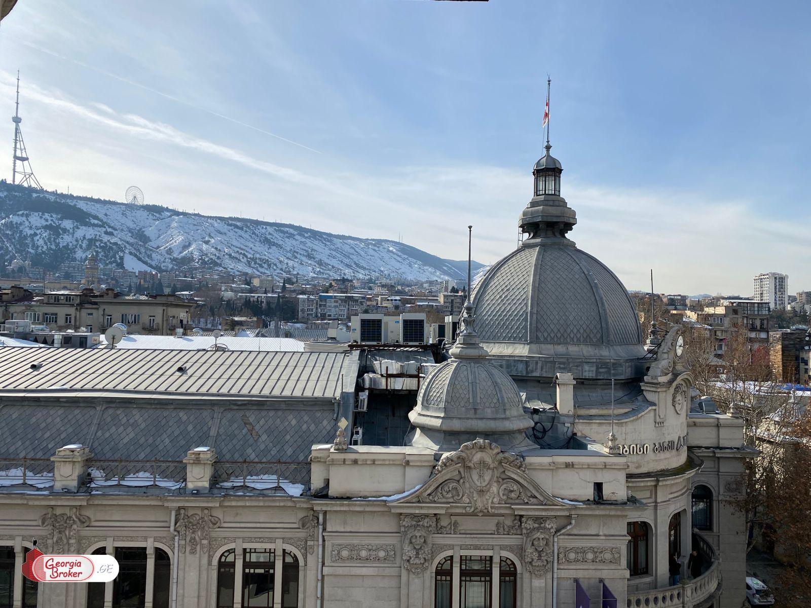 продается квартира с новым ремонтом 6-комнат